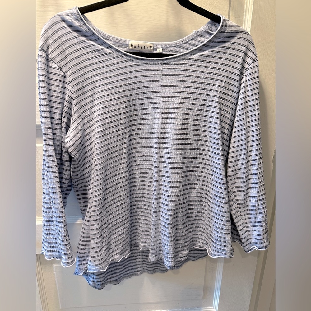 Habitat 3/4 sleeve t- shirt with lettuce border detail, size M.
